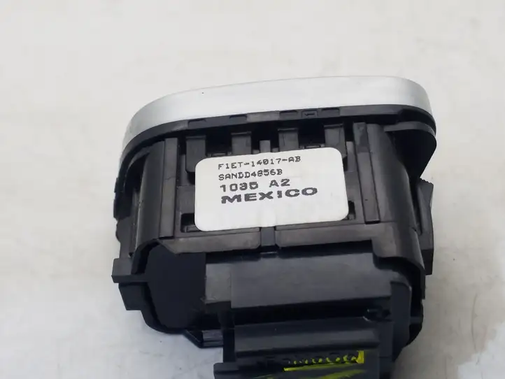 Ford Focus (2015 - 2019) F1ET14017AB Включатель центрального замка — фото 3