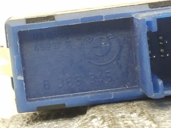 BMW X5 E53 (1999 - 2006)  8368345 Другие включатели / ручки/ переключатели