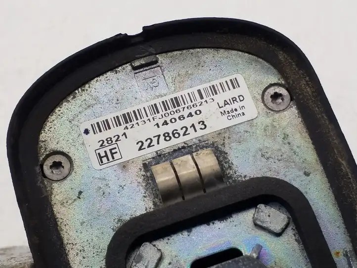 Opel Astra J (2009 - 2012) 22786213 GPS антенна — фото 3
