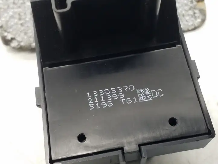 Buick Encore I (2012 - 2019) 13305370 Кнопка стеклоподъемников — фото 3