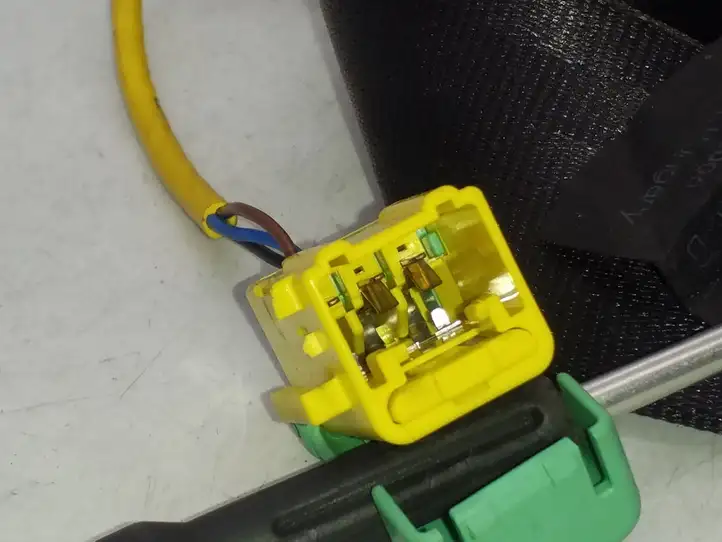 Volkswagen Touareg I (2002 - 2010)  7L0857806 Задний ремень безопасности