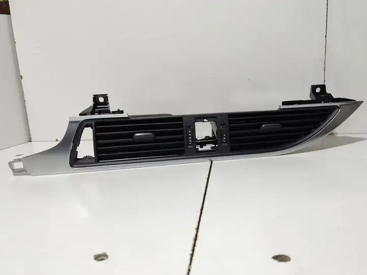 Audi A6 C7 (2011 - 2014) 4G1820951 Центральный воздушный дефлектор — фото 3