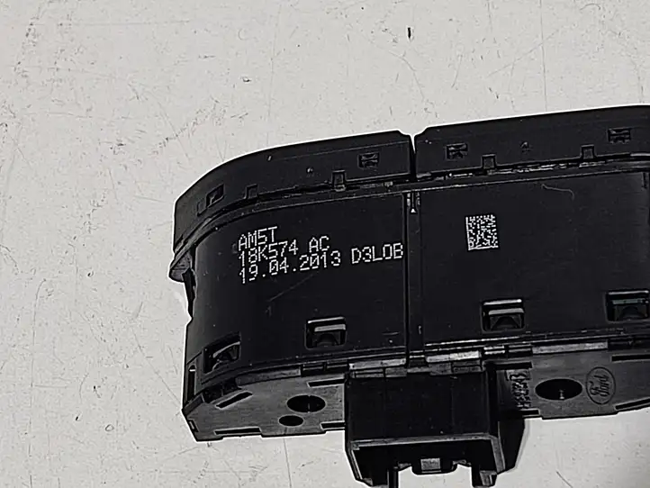 Ford Kuga II (2013 - 2019) AM5T18K574AC Кнопка обогрева стекла — фото 3