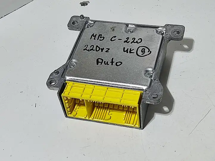 Mercedes-Benz C W204 (2007 - 2014)  A2049012704 Блок управления надувных подушек