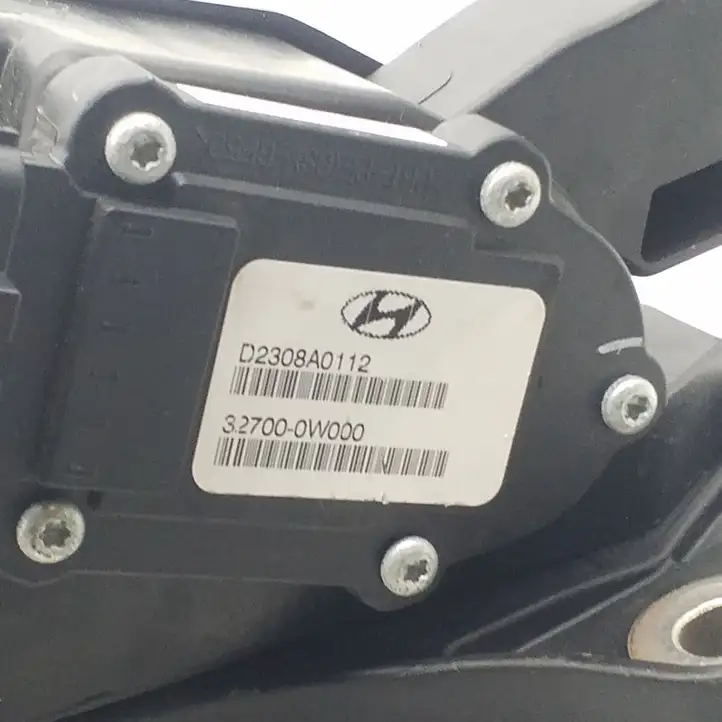 Hyundai Santa Fe (2005 - 2009) 327000W000 Педаль акселератора — фото 5