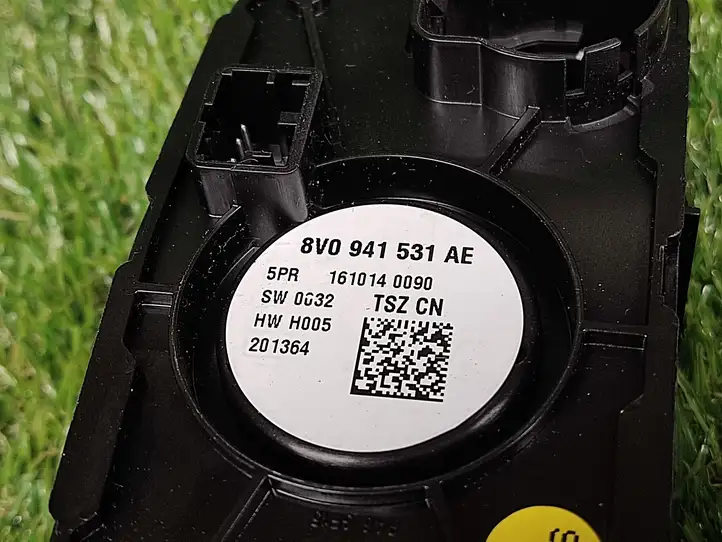 Audi A3/S3 8V (2012 - 2016) 8V0941531AE Включатель фонарей — фото 3