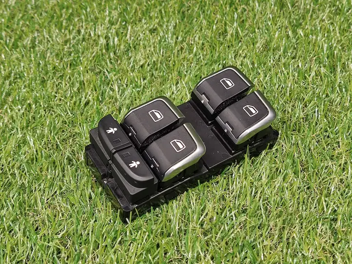 Audi A3/S3 8V (2012 - 2016) 8V0959851E Кнопка стеклоподъемников — фото 1