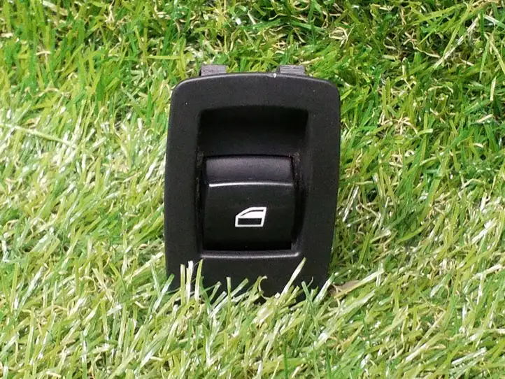 BMW 3 E92 E93 (2005 - 2014) 6945874 Кнопка стеклоподъемников — фото 1