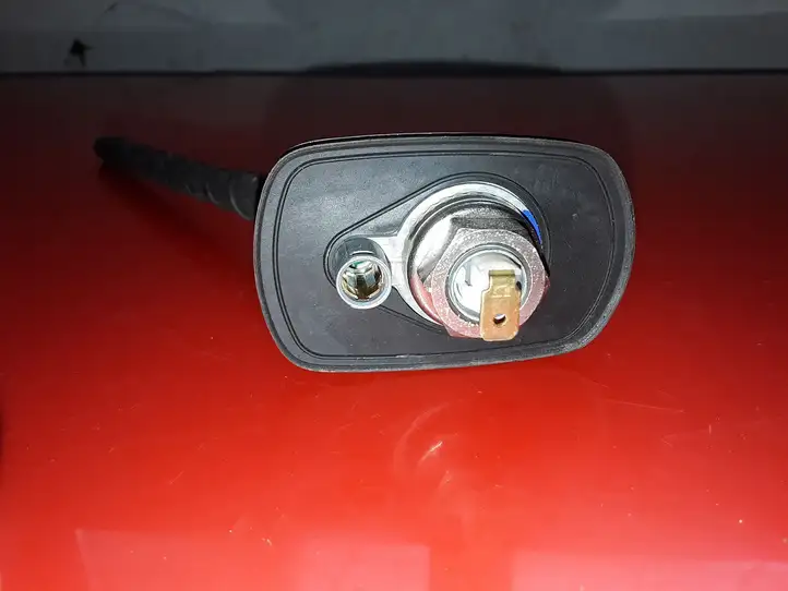 Hyundai Santa Fe (2005 - 2009) GPS антенна — фото 3