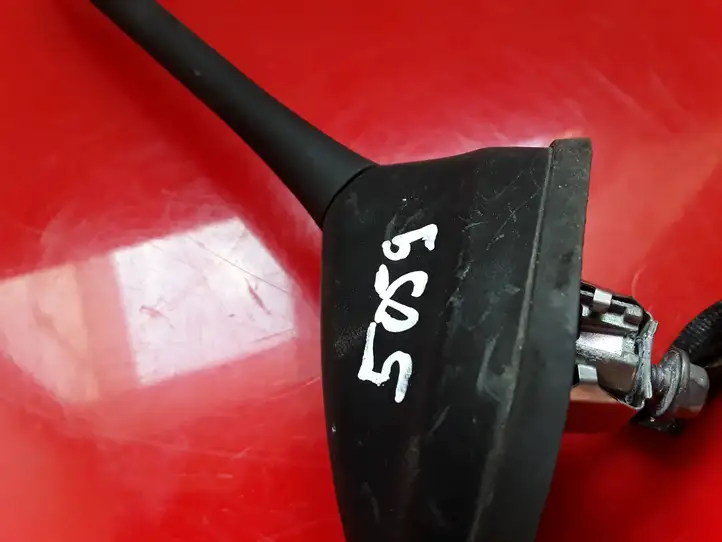 Ford Focus (2011 - 2015) AM5T18828BD GPS антенна — фото 2