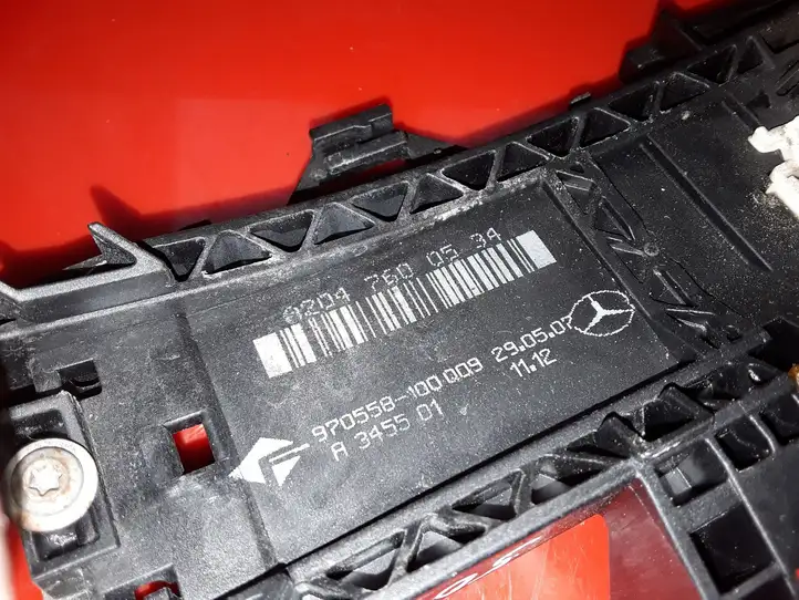 Mercedes-Benz C W204 (2007 - 2014)  A2047600534 Крепление для наружной ручки передней двери