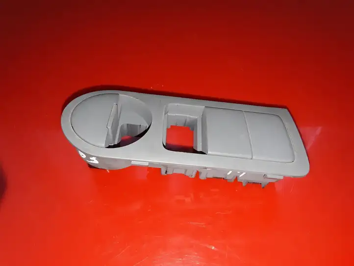 Hyundai H-1, Starex, Satellite (2007 - 2013) 933104H000 Отделка внутренней панели салона — фото 1