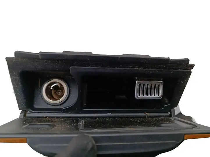 Honda Accord (2003 - 2007) Пепельница — фото 3