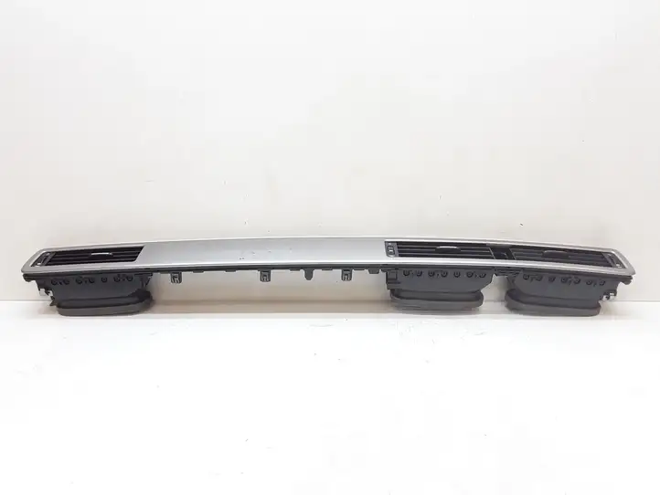 Volvo V70 (2007 - 2013) 30715143 Центральный воздушный дефлектор — фото 1