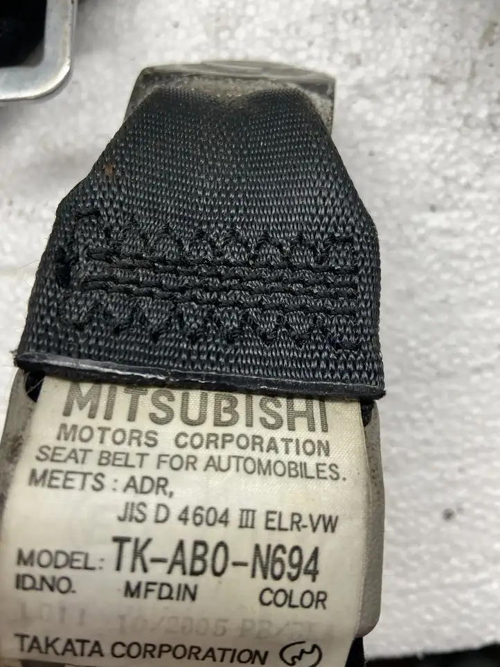 Mitsubishi Grandis (2003 - 2012) N1527 Передний ремень безопасности — фото 4