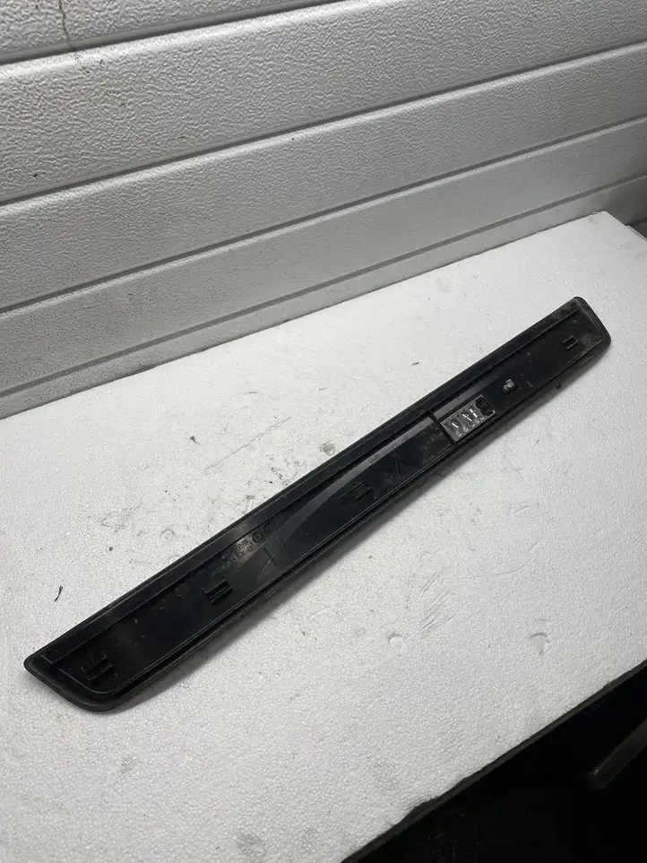 BMW 3 E90 E91 (2005 - 2012) 7060279 Наружная отделка заднего порога — фото 3