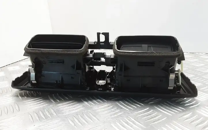 BMW 1 F20 F21 (2011 - 2019) 9205357 Центральный воздушный дефлектор — фото 5