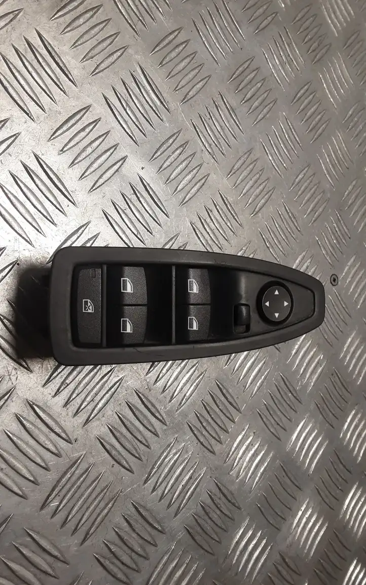 BMW 1 F20 F21 (2011 - 2019) 9208109 Блок кнопок стеклоподъемников — фото 1