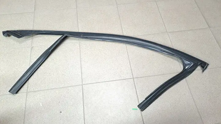 Mercedes-Benz C W205 (2014 - 2021) A2057254600 Накладка стекла передней двери — фото 3