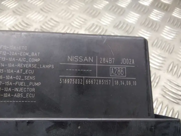 Nissan Qashqai (2006 - 2010) 284B7JD02A Блок предохранителей — фото 3