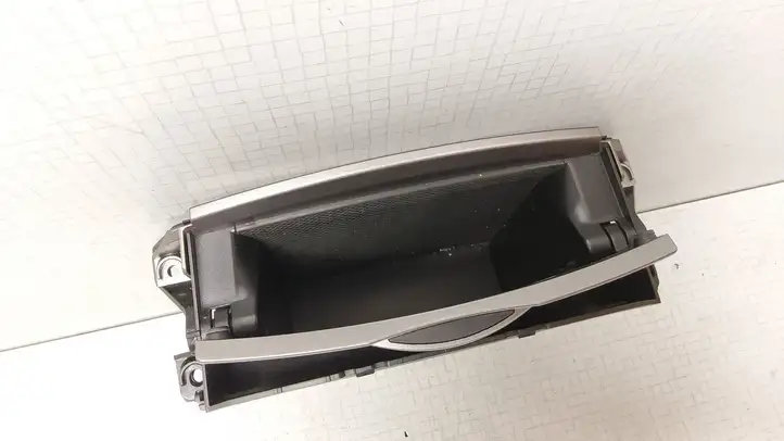 Subaru Outback (2009 - 2014)  66120AJ030 Ящик для вещей