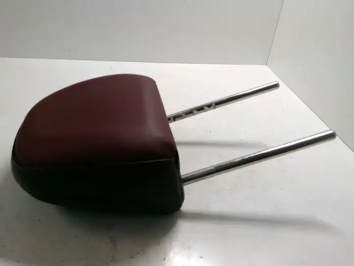 Citroen DS3 (2010 - 2016)   Подголовник переднего сиденья