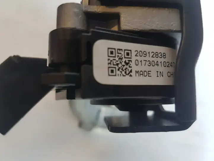 Opel Insignia A (2008 - 2017)  20912838 Замок зажигания
