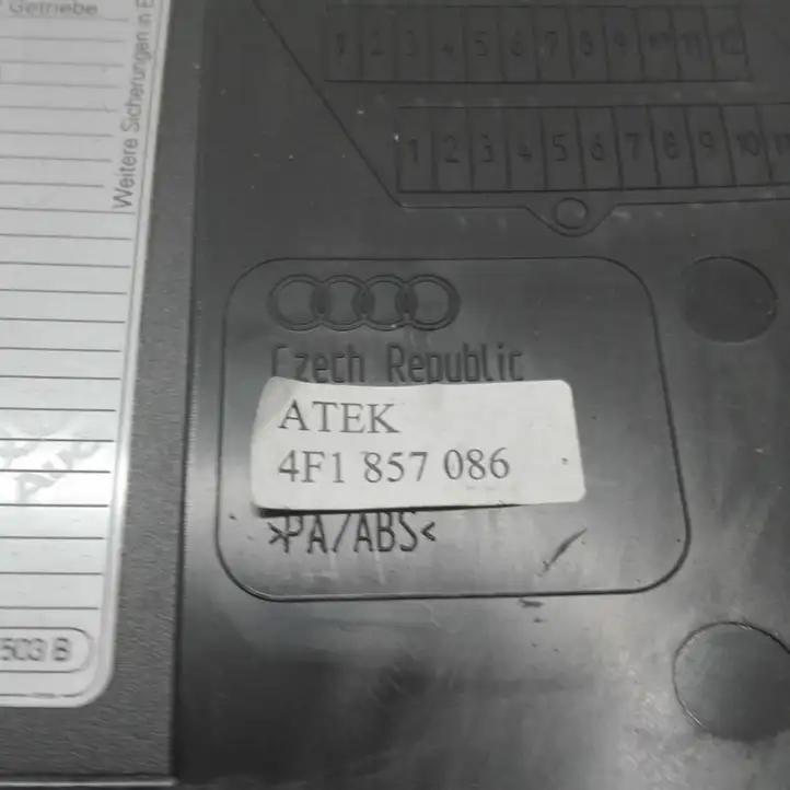 Audi A6 S6 C6 4F (2004 - 2008) 4F1857086 Боковая отделка панели приборов — фото 4