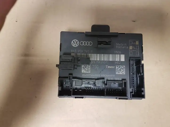 Audi A4 S4 B8 8K (2011 - 2015) 8K0959792P Блок управления дверью — фото 1