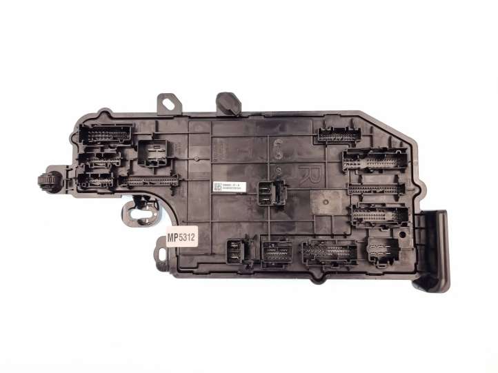 158569301B Tesla Model X Akumuliatoriaus valdymo blokas