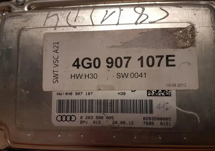 Audi A8 S8 D4 4H (2010 - 2014) 4G097107E Модуль управления камерой — фото 3