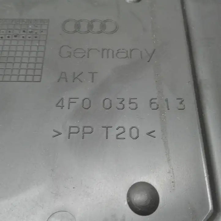 Audi A6 S6 C6 4F (2008 - 2011) 4F0035613 Крышка ящика предохранителей — фото 4