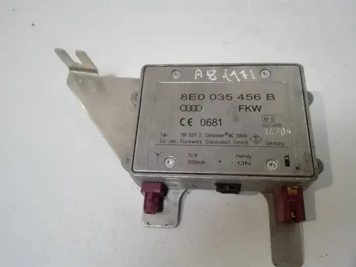 Audi A8 S8 D3 4E (2005 - 2007) 8E0035456B Усилитель антенны — фото 2