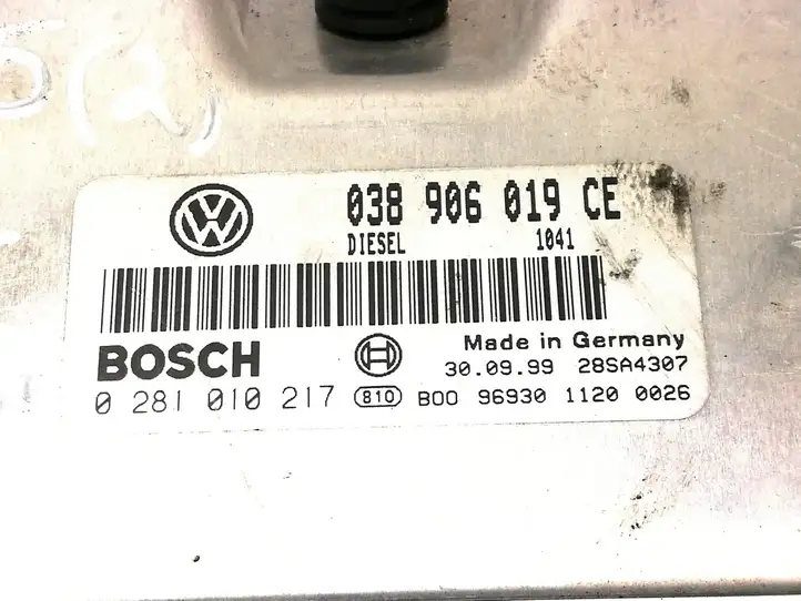 Volkswagen PASSAT B5 (1997 - 2000) 038906019CE Блок управления двигателем (ЭБУ) — фото 4