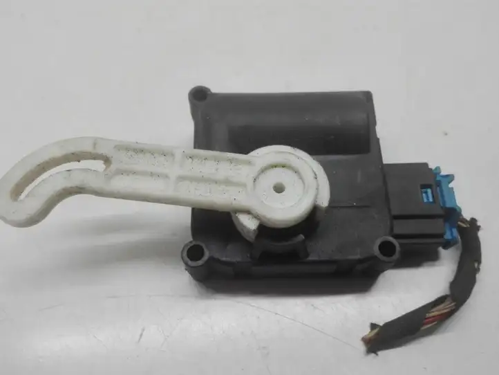 Audi A8 (2005 - 2007)  01328013223 Двигатель задвижки потока воздуха