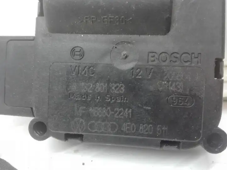 Audi A8 (2005 - 2007)  01328013223 Двигатель задвижки потока воздуха