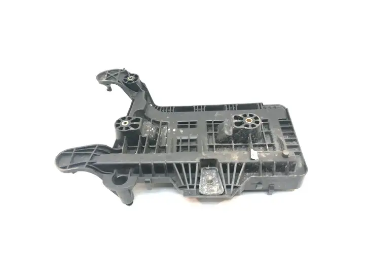 Volkswagen PASSAT B6 (2005 - 2010) 1K0915333C Площадка аккумулятора — фото 1