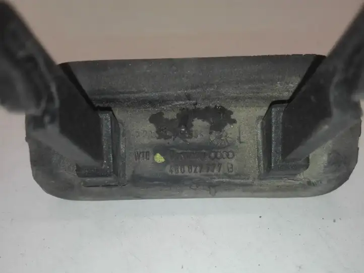 Audi A6 S6 C5 4B (2001 - 2004) 4B0827777B Ручка крышки багажника — фото 3