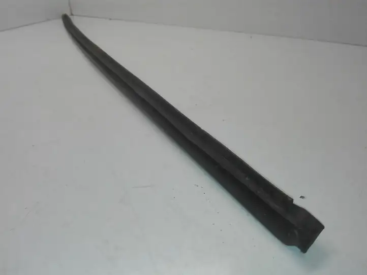 Audi A8 (2005 - 2007)   Отделка стоек лобового стекла