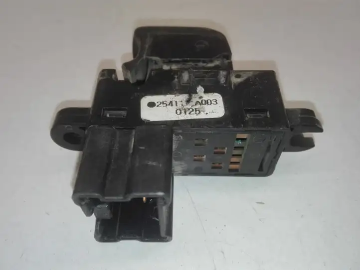 Nissan Navara D40 (2004 - 2015) 25411EA003 Блок кнопок стеклоподъемников — фото 2