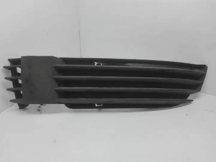 Volkswagen PASSAT B5.5 (2001 - 2005) 3B0853665F Нижняя решетка переднего бампера — фото 1