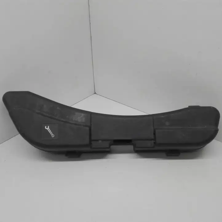 Audi A4 (2004 - 2009)  8E0012111A Ящик для инструментов