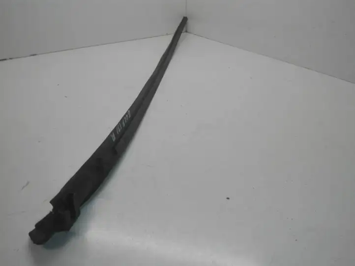 Volkswagen Golf V (2003 - 2009) 1K0854320F Накладка стоек лобового стекла — фото 4