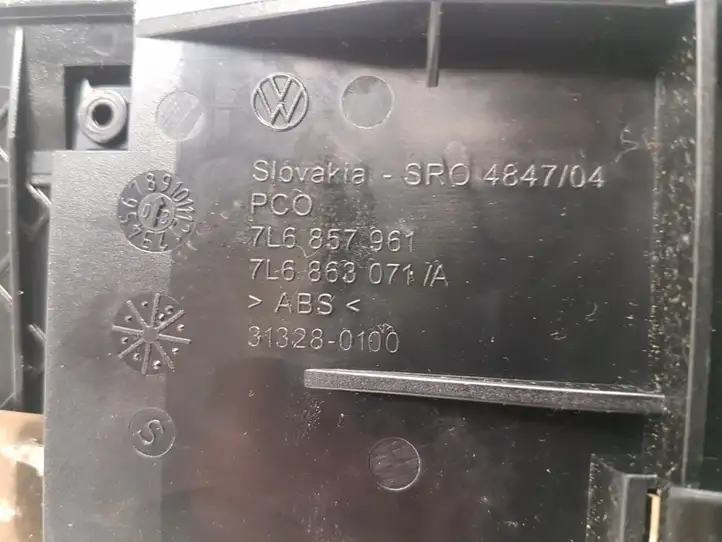 Volkswagen Touareg I (2002 - 2010) 7L6857961 Передняя пепельница — фото 3