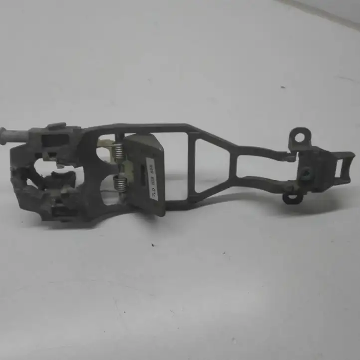 Volkswagen Touareg I (2002 - 2010) 7L0839886 Крепление наружной ручки передней двери — фото 1