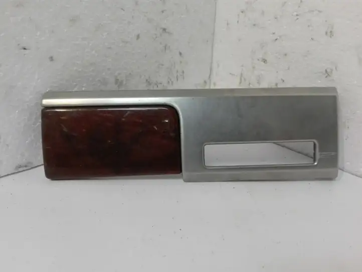 Volkswagen Touareg I (2002 - 2010)  7L6857189J Другая деталь панели