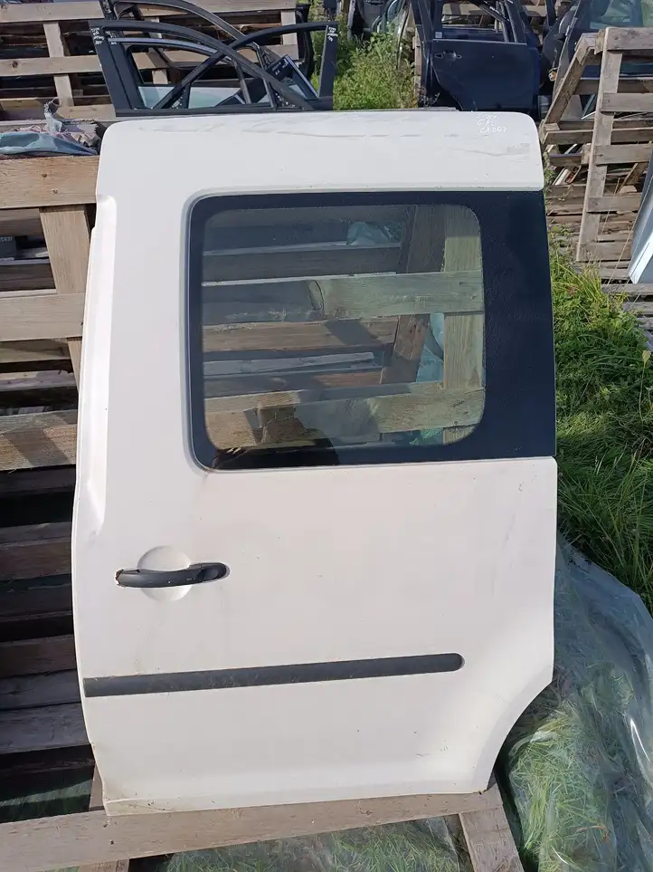 Volkswagen Caddy (2010 - 2015) NOCODE Боковая раздвижная дверь — фото 1