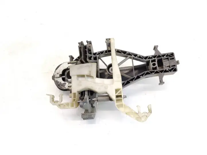 Volkswagen Caddy (2004 - 2010)  2K0843352D  Наружная ручка