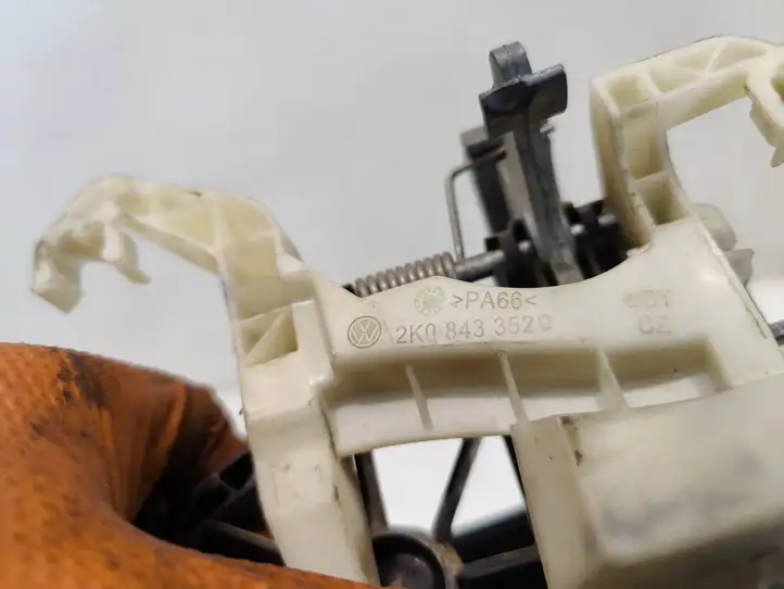 Volkswagen Caddy (2004 - 2010)  2K0843352D  Наружная ручка