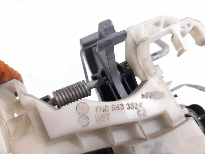 Volkswagen Transporter-Caravelle (2009 - 2015)  7H0843352E  Наружная ручка